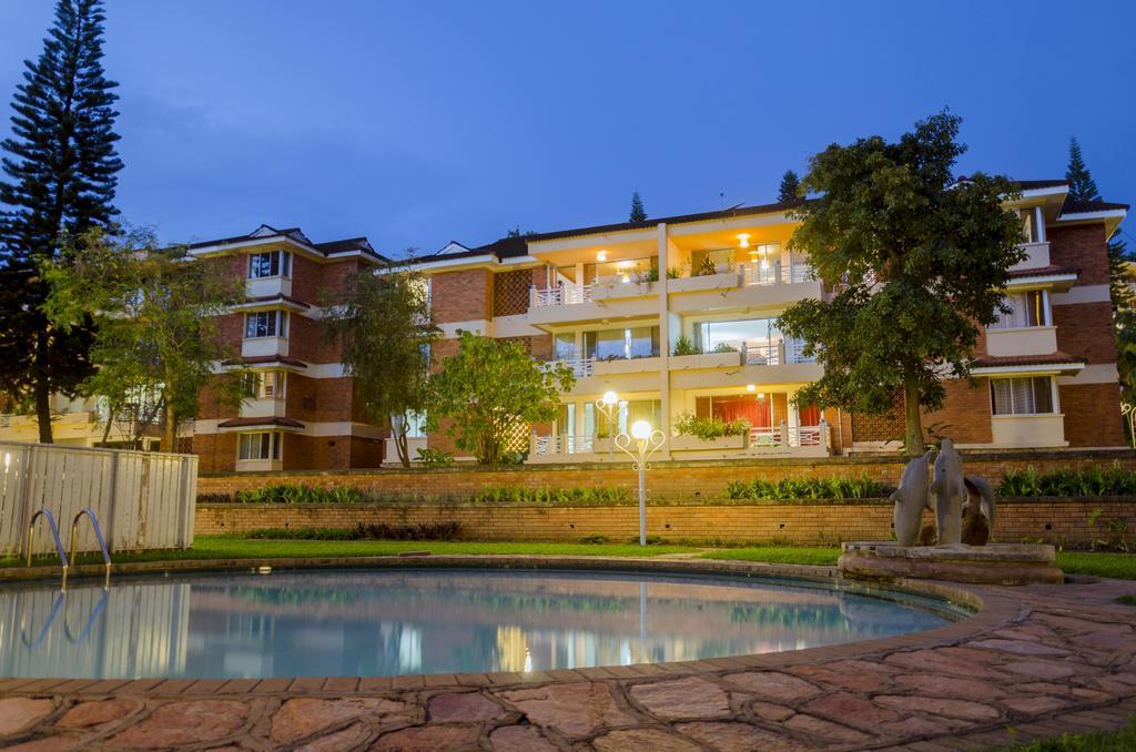 Golf Course Apartments カンパラ エクステリア 写真